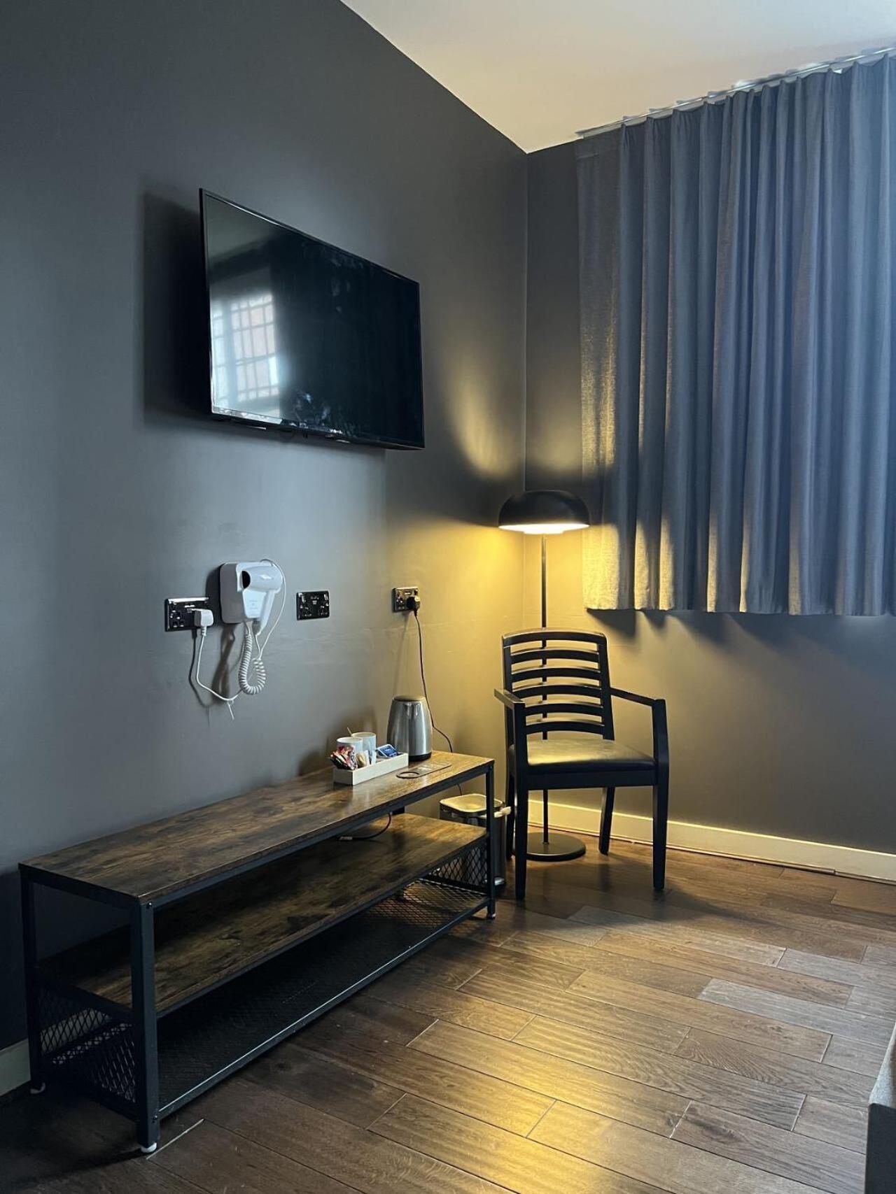 The Wellington Hotel Birmingham - Breakfast Included, Near O2 Academy & City Centre Room photo